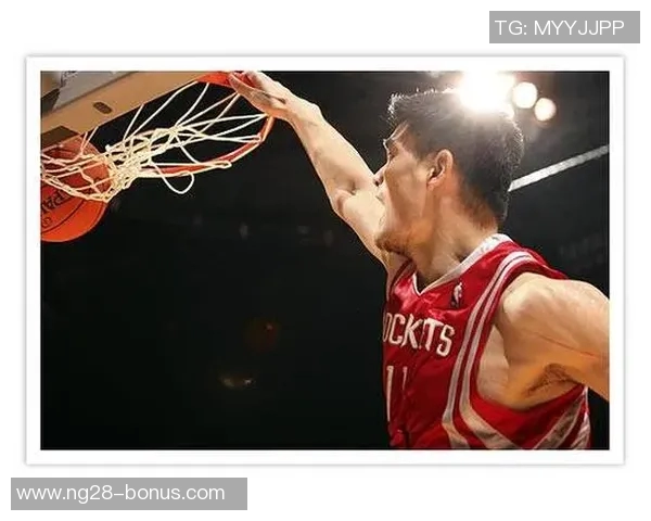 姚明在美国的精彩瞬间与篮球生涯回顾照片集锦