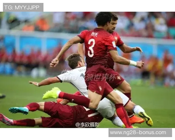 友谊赛激战:里昂大胜莱比锡红牌争议引发全场热议 友谊赛激战:里昂大胜莱比锡红牌争议引发全场热议