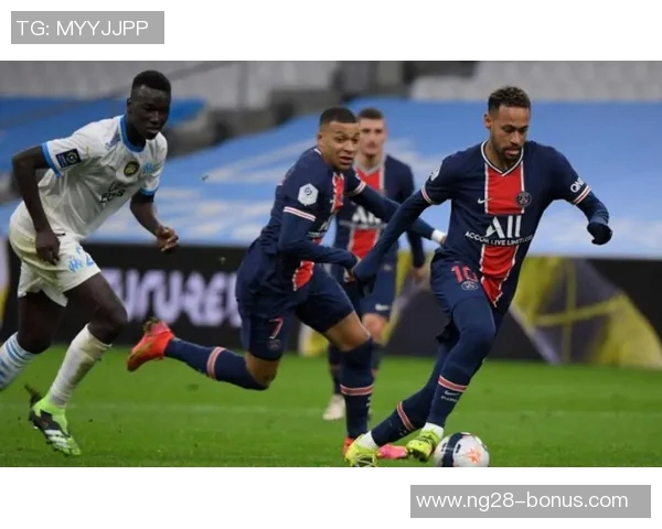 巴黎圣日耳曼逆转拜仁全场沸腾转会传闻再起引发热议