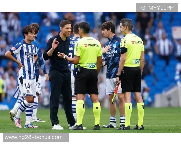 曼联逆转皇马友谊赛精彩瞬间红牌争议引发全场热议