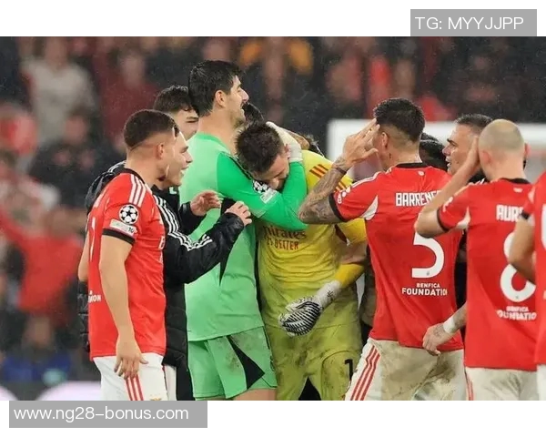 英超激战:拜仁狂胜皇马6比2全场沸腾的瞬间解析 英超激战:拜仁狂胜皇马6比2全场沸腾的瞬间解析