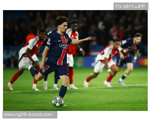 国王杯激战拜仁与巴黎圣日耳曼0比0平引发争议判罚全场沸腾